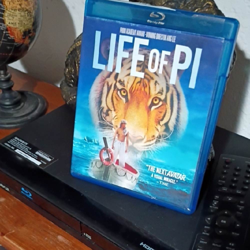 Life of Pi Blu-ray with Striking Cover